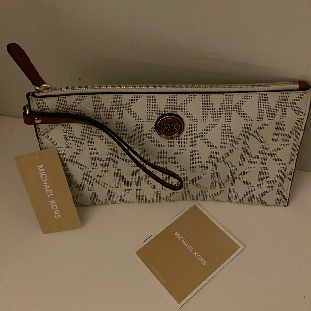 Michael Kors wristlet